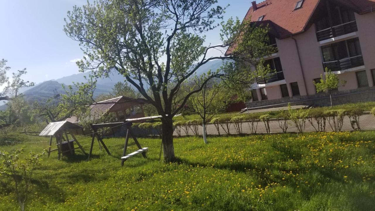Hotel Sofia Бран Екстериор снимка